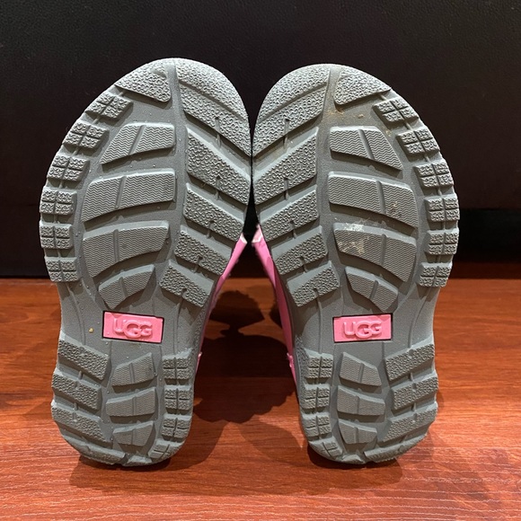 Ugg Girls Australia Pink Butte II Chromatic Round Toe Snow Boot Size US 10 - Picture 9 of 9
